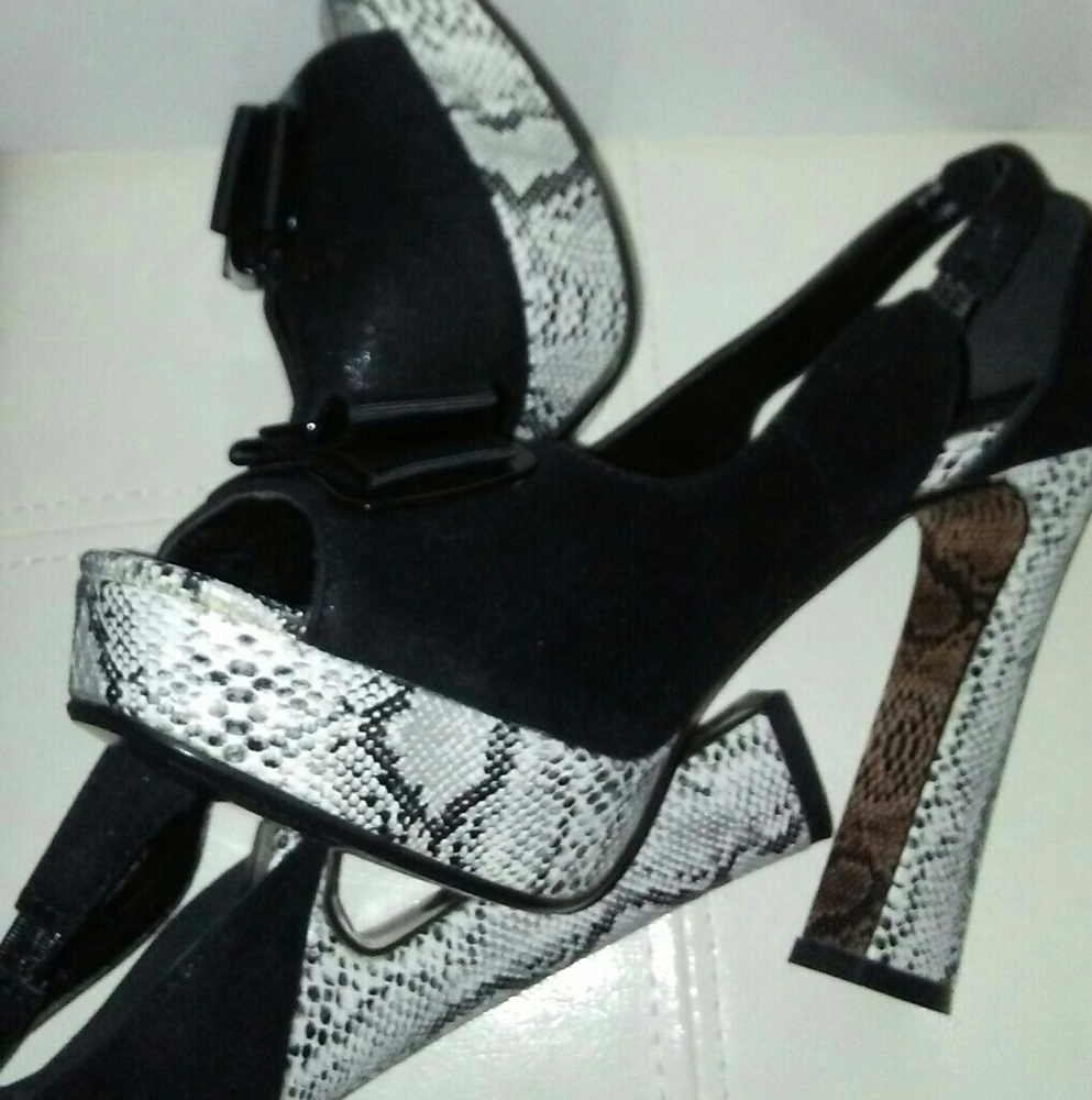 Shoes - Picture 7 of 8